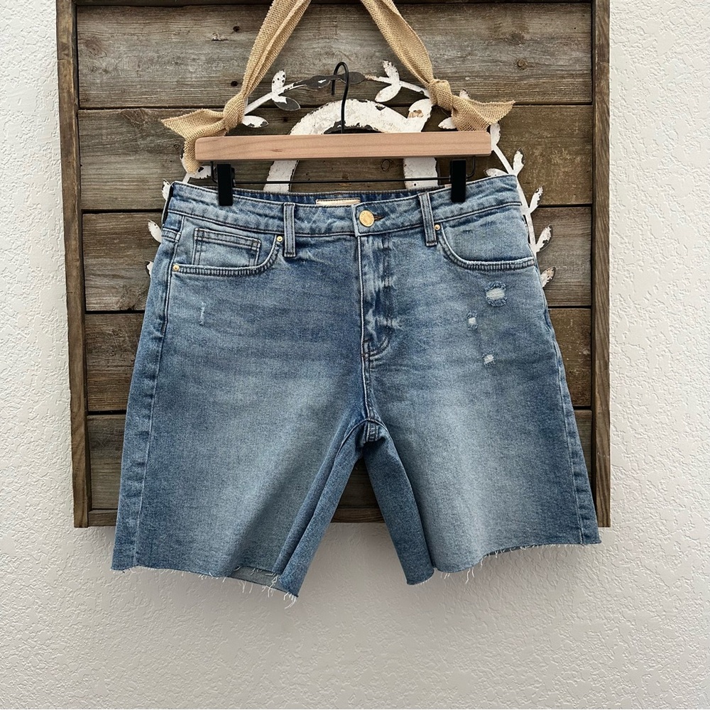 Evereve Kut From The Kloth Haley 8” Cut Off Denim Women's Shorts size 6 NWT